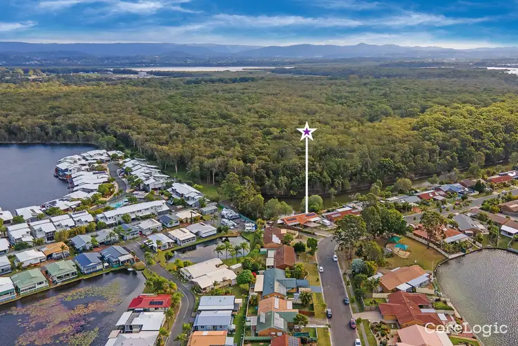 1/52 Kangaroo Avenue, Coombabah QLD 4216