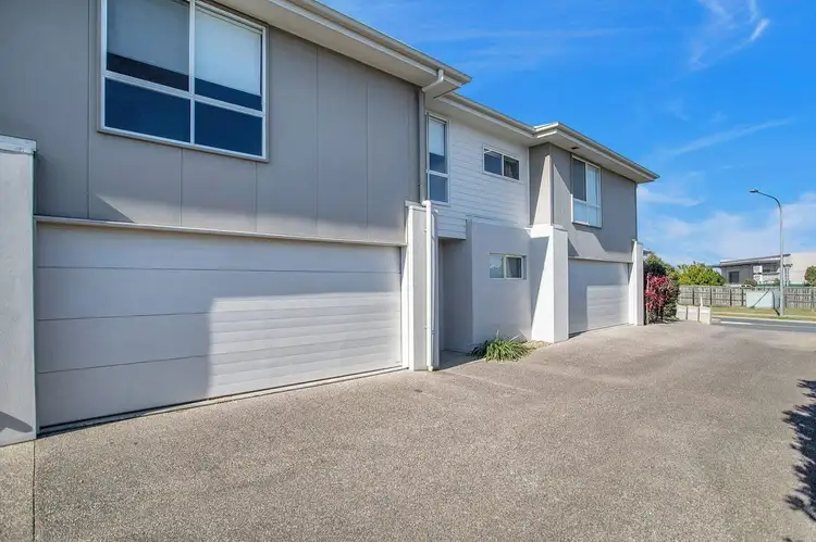 2/33 Makybe Diva Drive, Ooralea QLD 4740