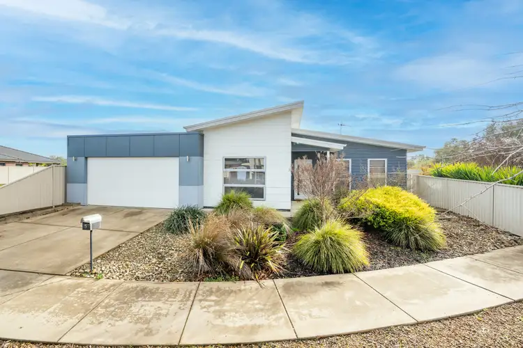 Second view of Homely house listing, 5 Coorong Court, Kialla VIC 3631