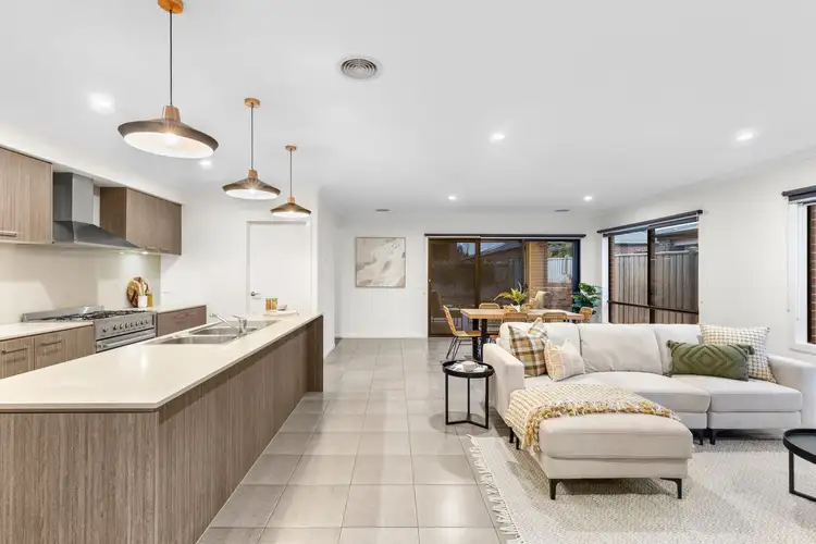 21 Cootamundra Drive, Armstrong Creek VIC 3217