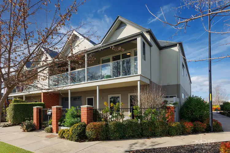 Main view of Homely townhouse listing, 76 GORDON STREET, Wodonga VIC 3690