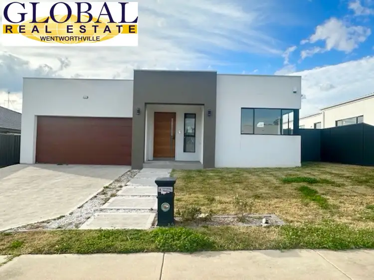 13 15 Haryana Rd, Claremont Meadows NSW 2747