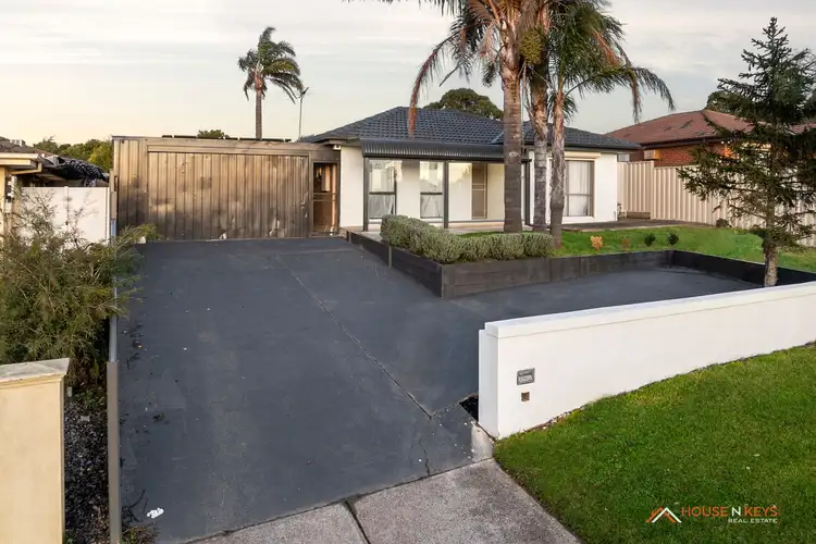 10 CHISWICK COURT, Hampton Park VIC 3976