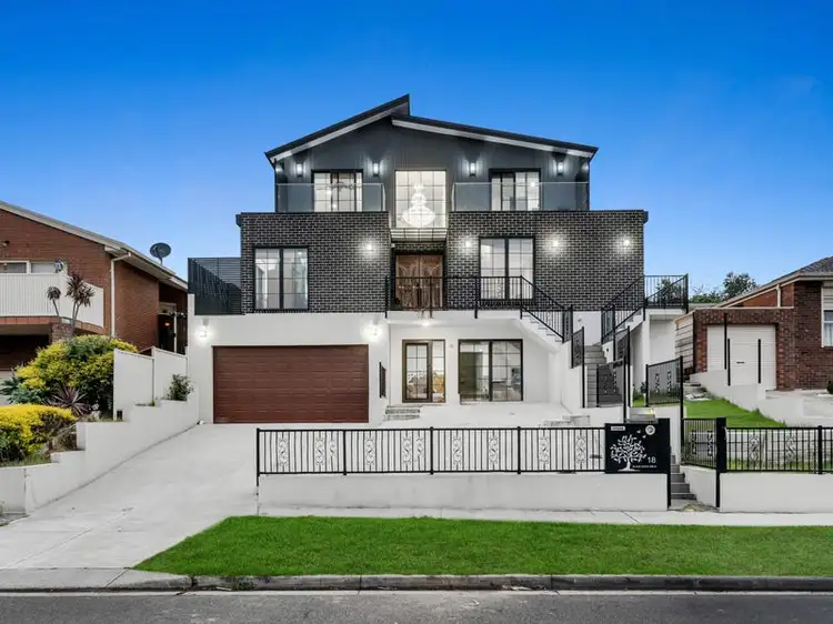 18 Blackwood Drive, Hampton Park VIC 3976