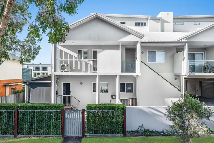 3/52 Dibar Street, Wynnum QLD 4178