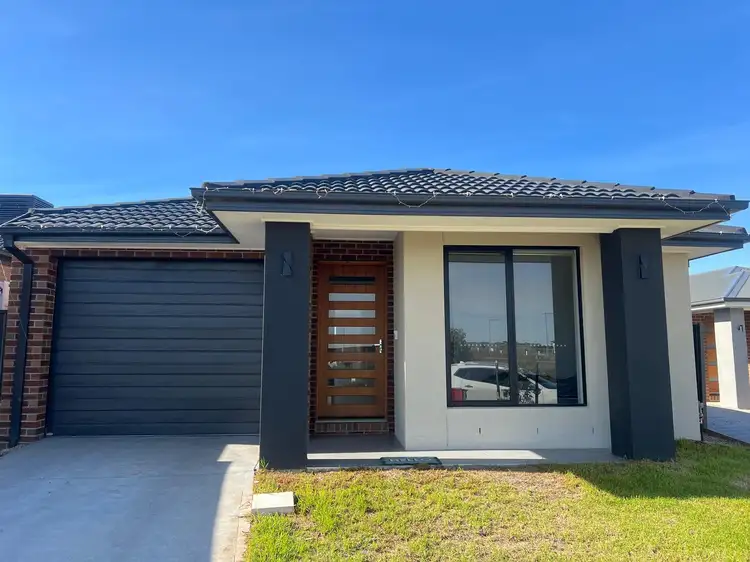 99 Abbeygate Drive, Werribee VIC 3030