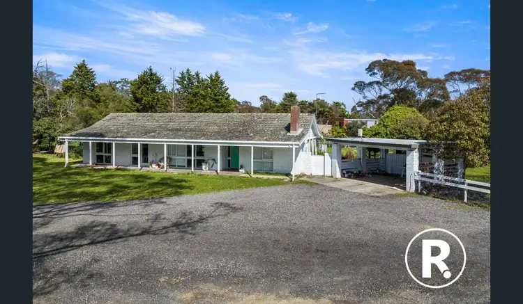 19 Maywood Road, Cranbourne South VIC 3977