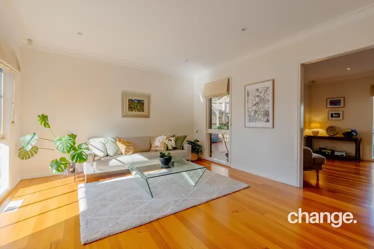 2/14 Greendale Road, Doncaster East VIC 3109