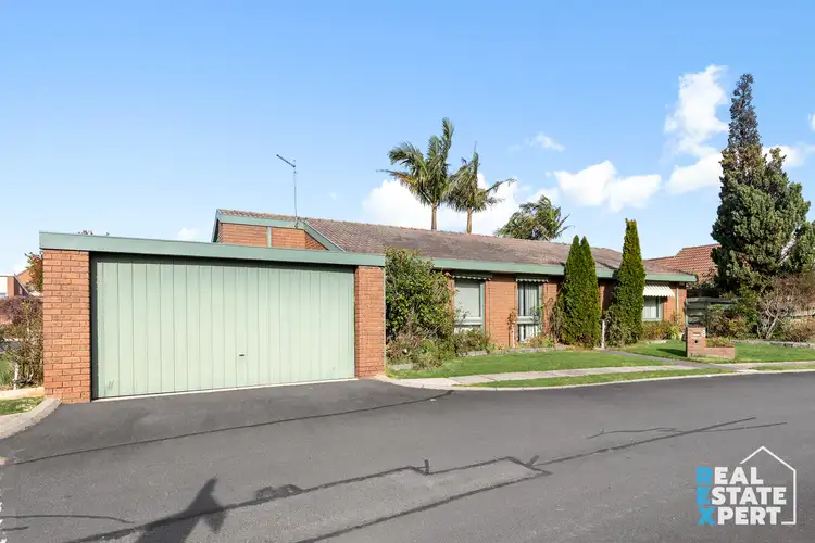 8 Oakwood Drive, Keysborough VIC 3173