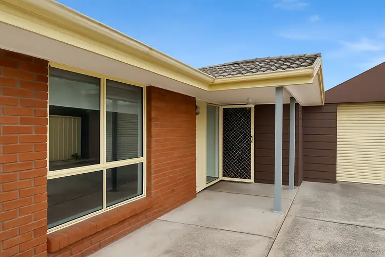 2/21 Lester Avenue, St Albans VIC 3021