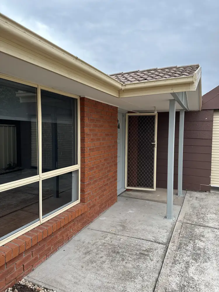 Main view of Homely unit listing, 2/21 Lester Avenue, St Albans VIC 3021