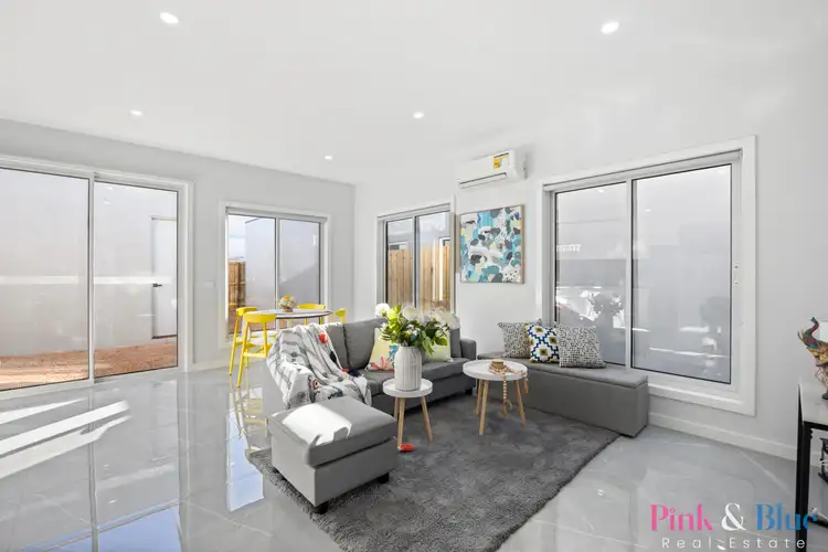 9 Ficus Way, Rockbank VIC 3335