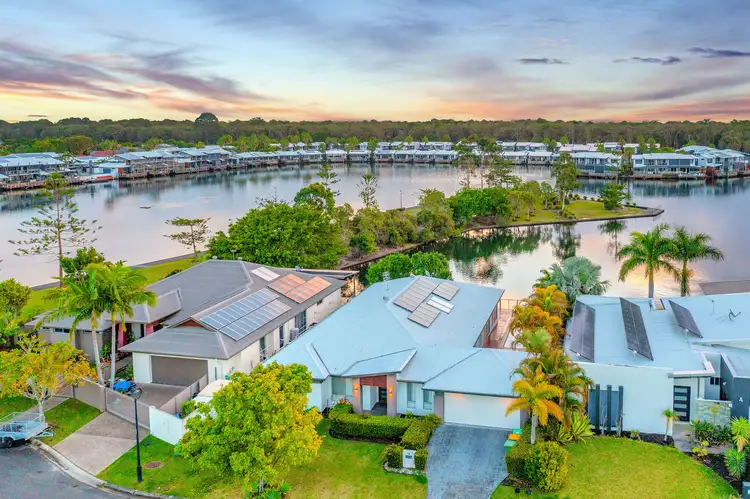 19 Manacor Place, Coombabah QLD 4216