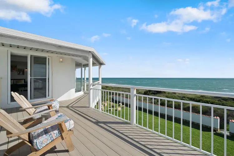 7 Caravel Way, Halls Head WA 6210