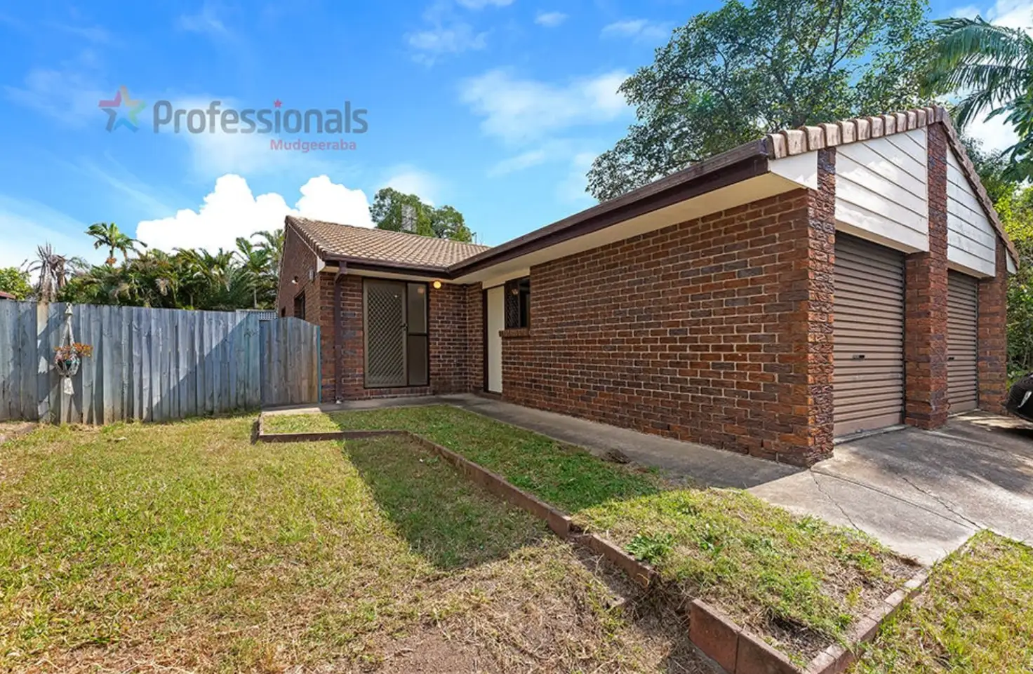 Main view of Homely semi-detached listing, 2/18 Callistemon Court, Arundel QLD 4214
