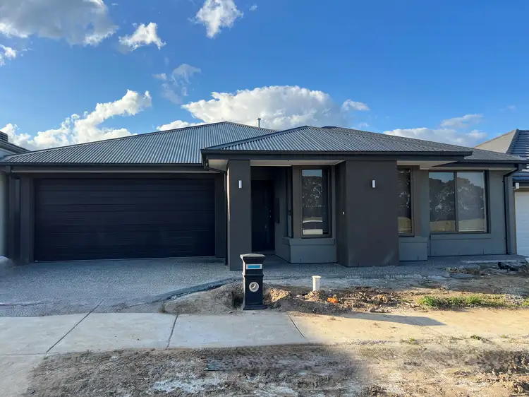 29 Carnmallum Dr, Clyde North VIC 3978