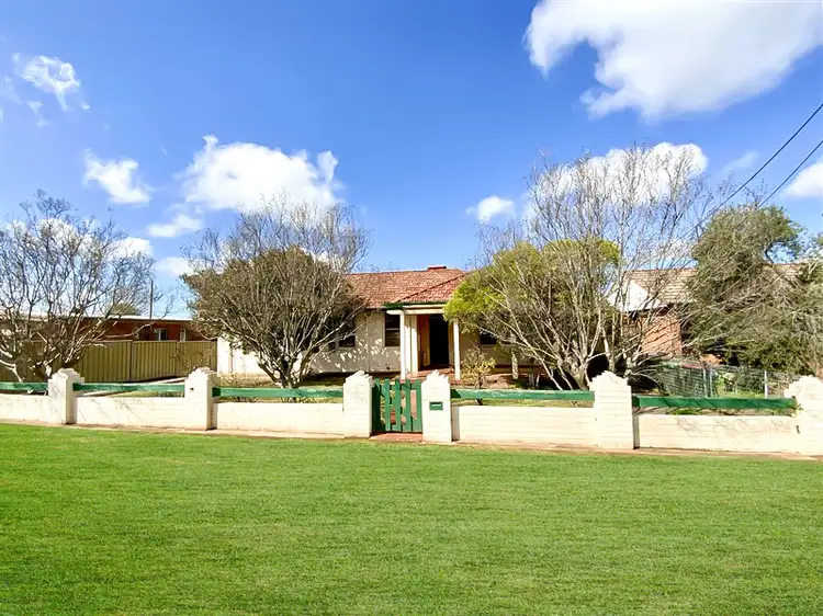 8 Farrand Street, Forbes NSW 2871