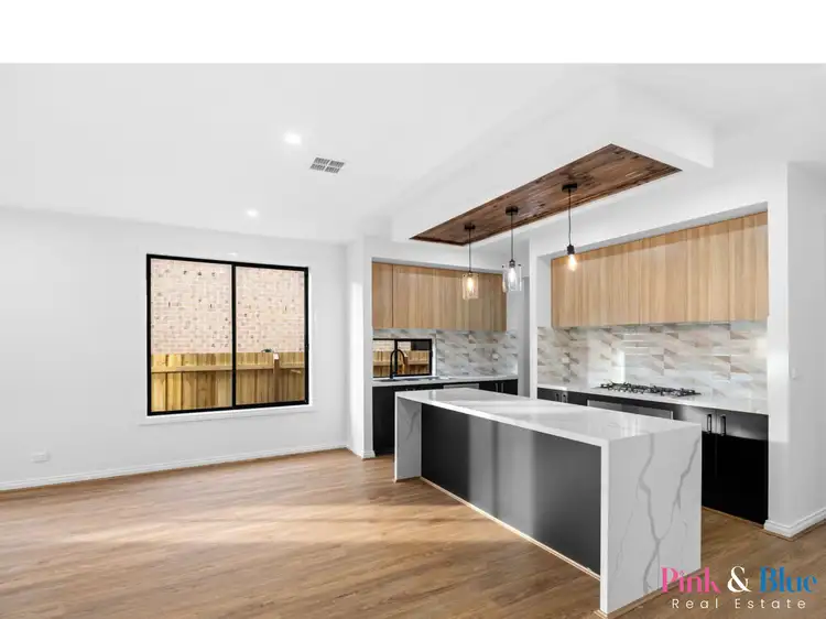 56 Lorikeet Circuit, Rockbank VIC 3335