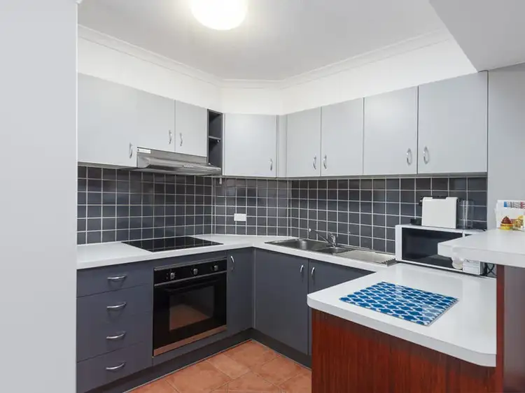 Fifth view of Homely unit listing, Unit 7/106 Linton St, Kangaroo Point QLD 4169