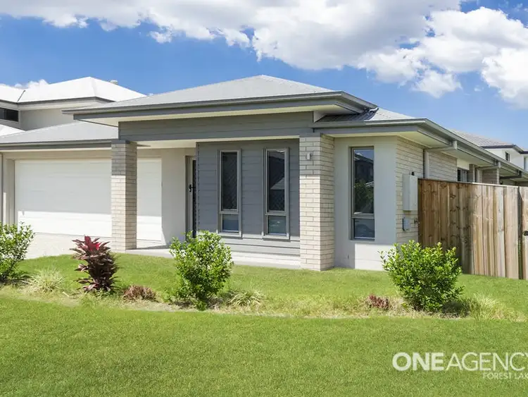 8 Hall St, Pallara QLD 4110