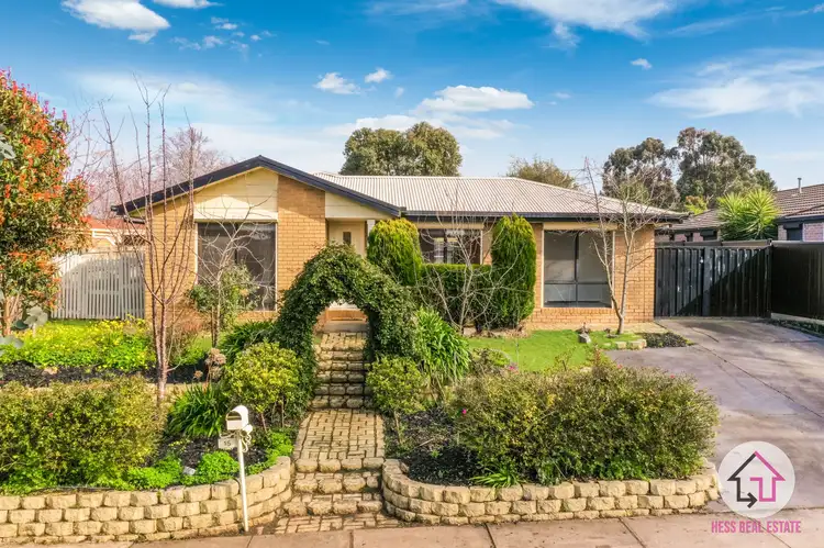 15 Roulston Way