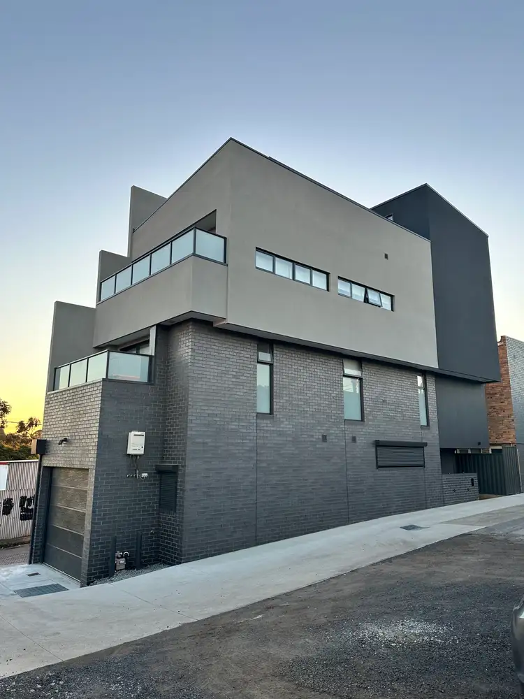 2/105 Snell Grove, Oak Park VIC 3046