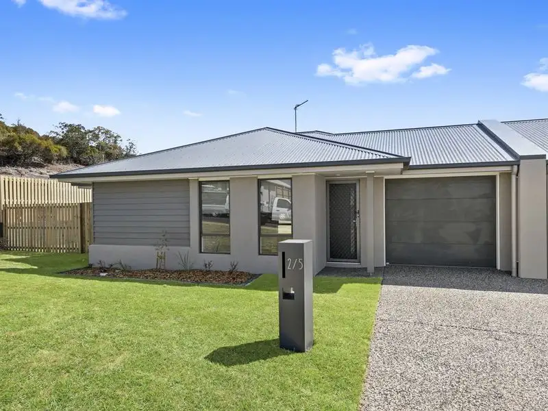 Main view of Homely semi-detached listing, 2/5 McInnes Crescent, Glenvale QLD 4350