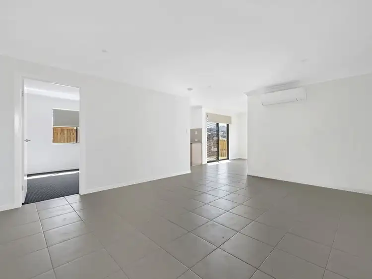 Third view of Homely semi-detached listing, 2/5 McInnes Crescent, Glenvale QLD 4350