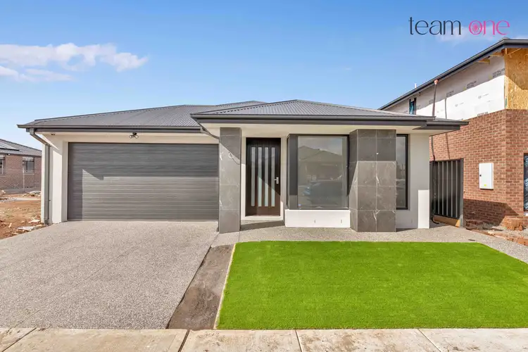 27 Pintail Drive, Melton South VIC 3338