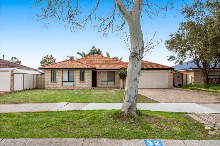 32 Arpenteur Drive