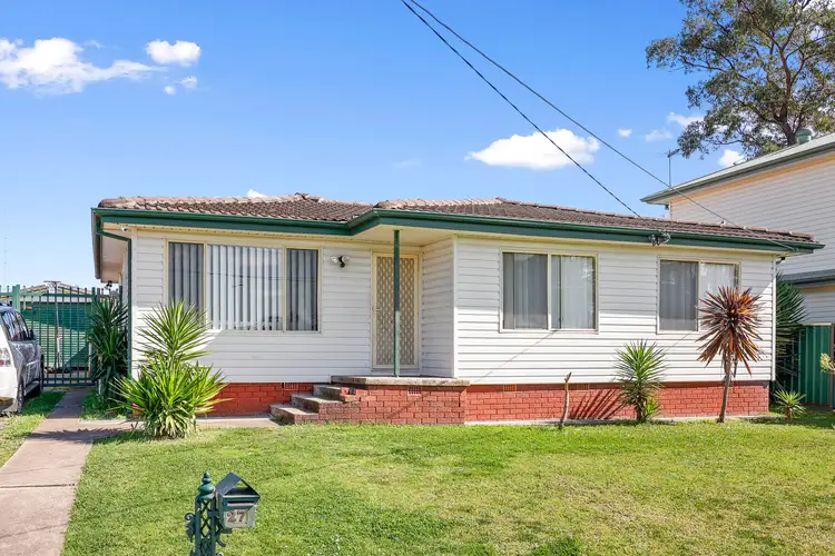 27 & 27a Kennelly Street, Colyton NSW 2760
