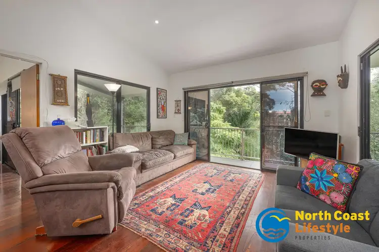 1 Warrambool Road, Ocean Shores NSW 2483