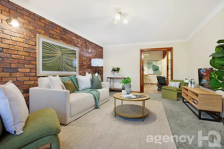 15 Mannersley Street, Carindale QLD 4152
