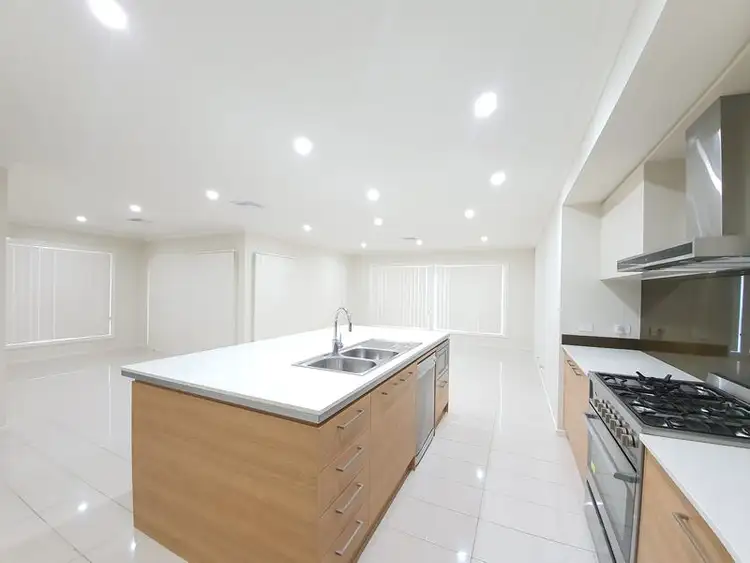 10 Greenhood Crescent, Denham Court NSW 2565
