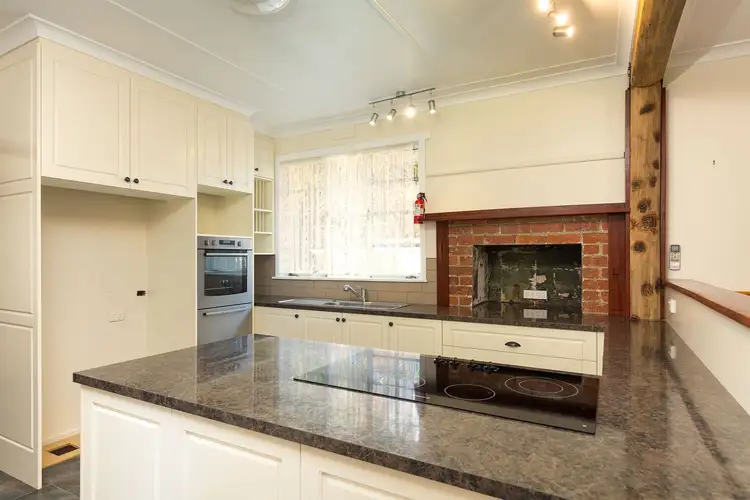 Fourth view of Homely house listing, 2 TOWONG STREET, Tallangatta VIC 3700