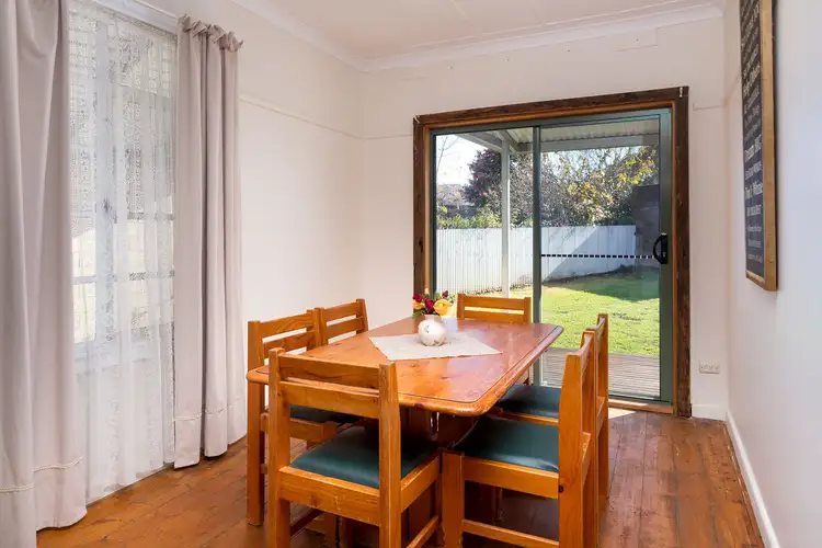 Sixth view of Homely house listing, 2 TOWONG STREET, Tallangatta VIC 3700