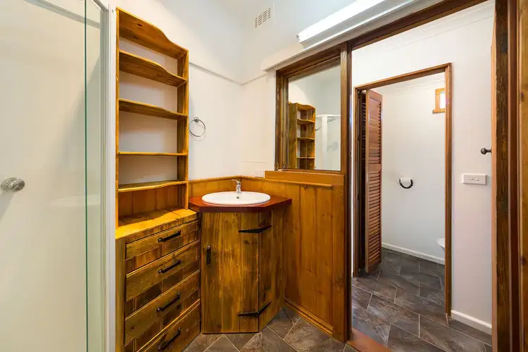 Seventh view of Homely house listing, 2 TOWONG STREET, Tallangatta VIC 3700