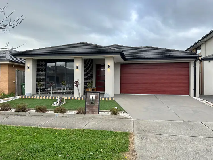 24 Fenway Boulevard, Clyde North VIC 3978