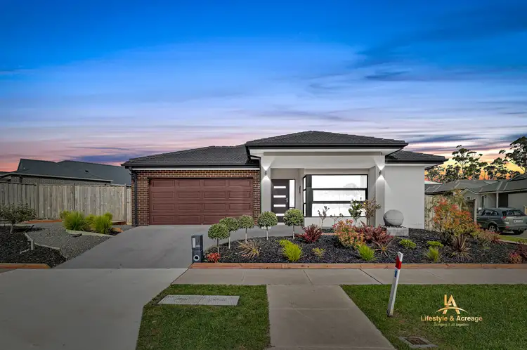 Second view of Homely house listing, 29 Peachtree Drive, Drouin VIC 3818