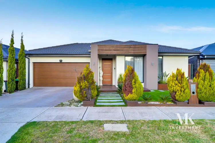 19 Straun Road, Mickleham VIC 3064