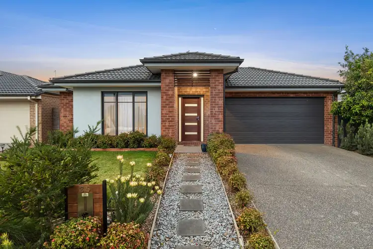 25 Tenneyson Close, Armstrong Creek VIC 3217