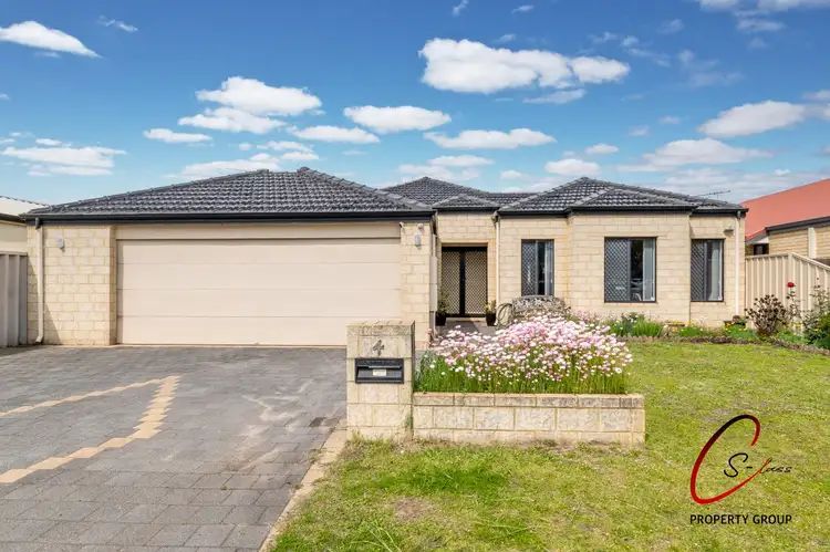 4 Yallambee Way, Queens Park WA 6107