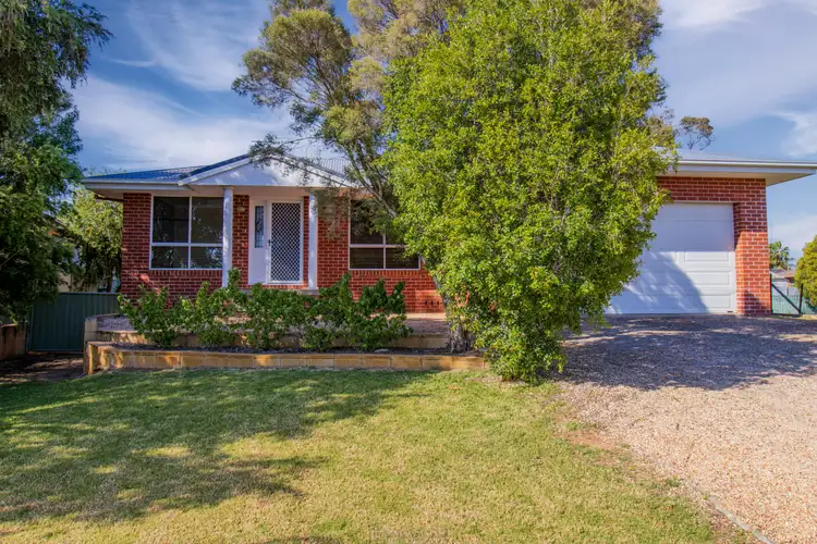12 Hillam Avenue, Narrabri NSW 2390