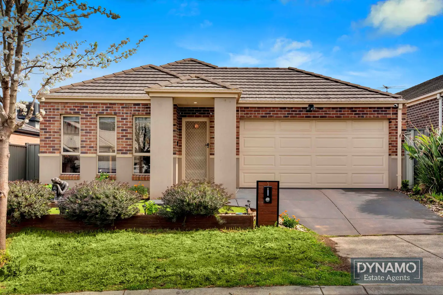 Main view of Homely house listing, 5 Flagstaff Loop, Craigieburn VIC 3064