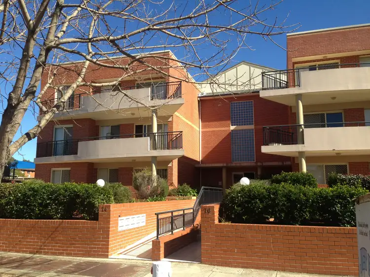 2/74-76 Hampden Road, Lakemba NSW 2195
