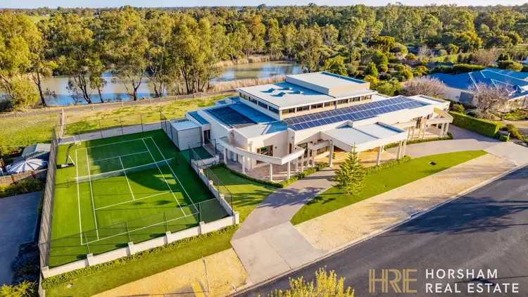 145 Barnes Boulevard, Horsham VIC 3400