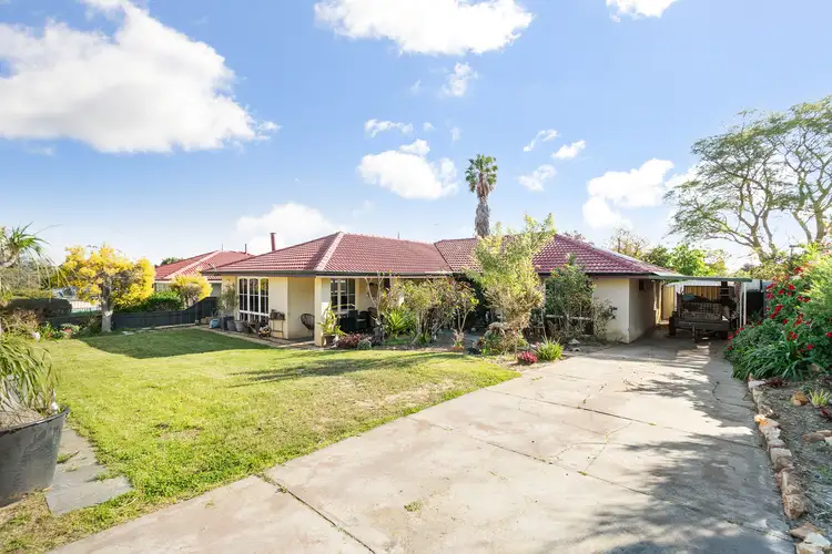 36 Abbott Way, Swan View WA 6056
