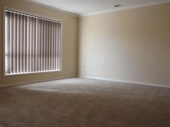 Second view of Homely townhouse listing, 1/392 Tarakan Avenue, North Albury NSW 2640