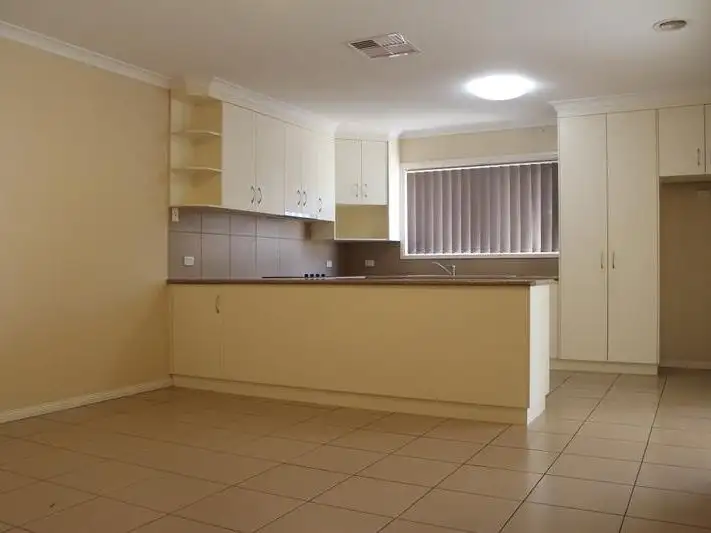 Third view of Homely townhouse listing, 1/392 Tarakan Avenue, North Albury NSW 2640