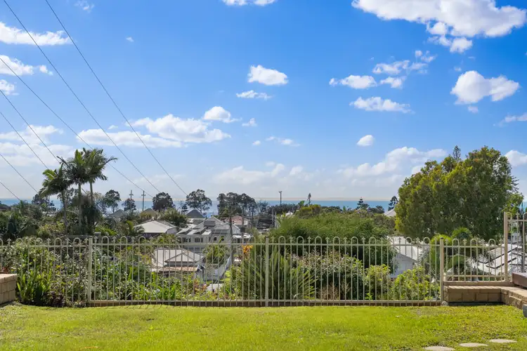 11 Brighton Terrace, Sandgate QLD 4017
